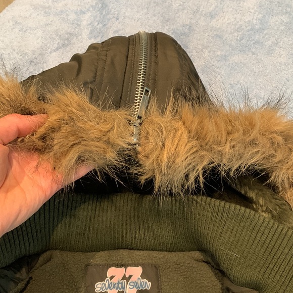 Seventy seven army green vest. Zip up button on hoodie - Picture 3 of 5